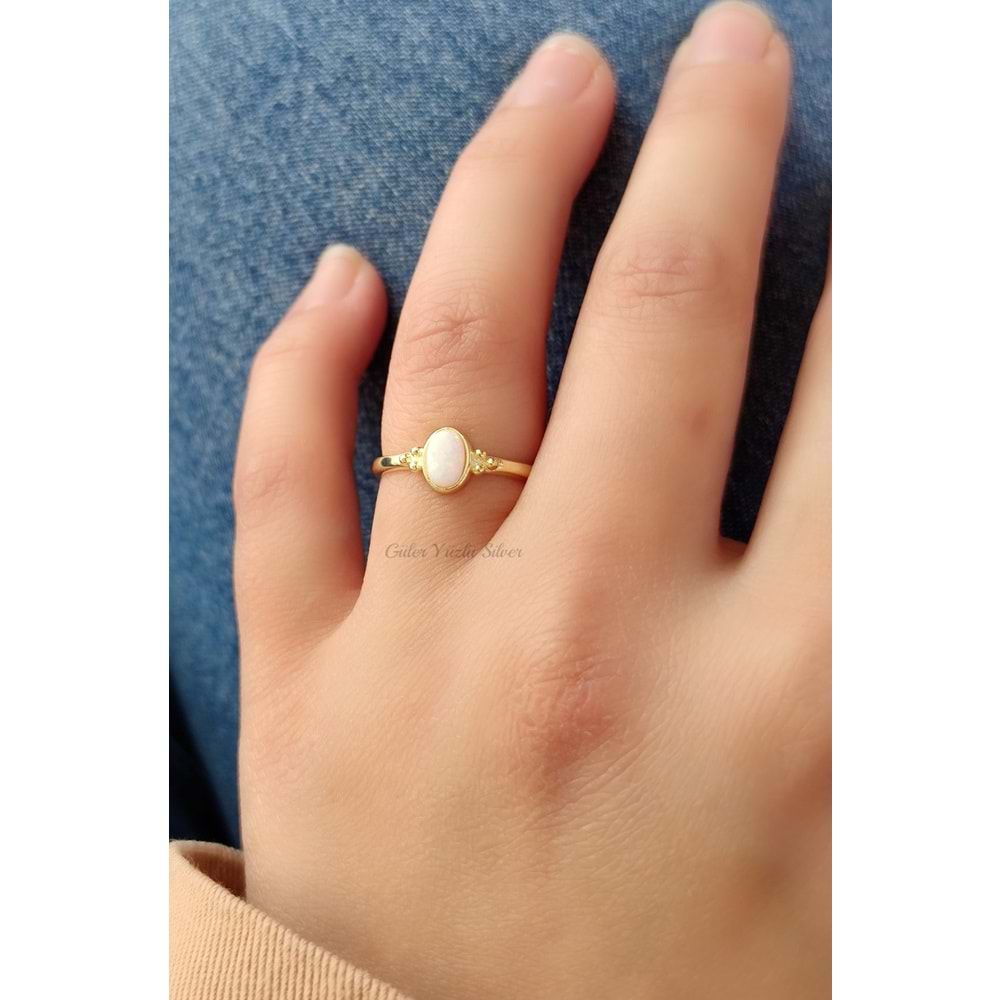 MİNİ BEYAZ OPAL AYARLANABİLİR OVAL GÜMÜŞ YÜZÜK