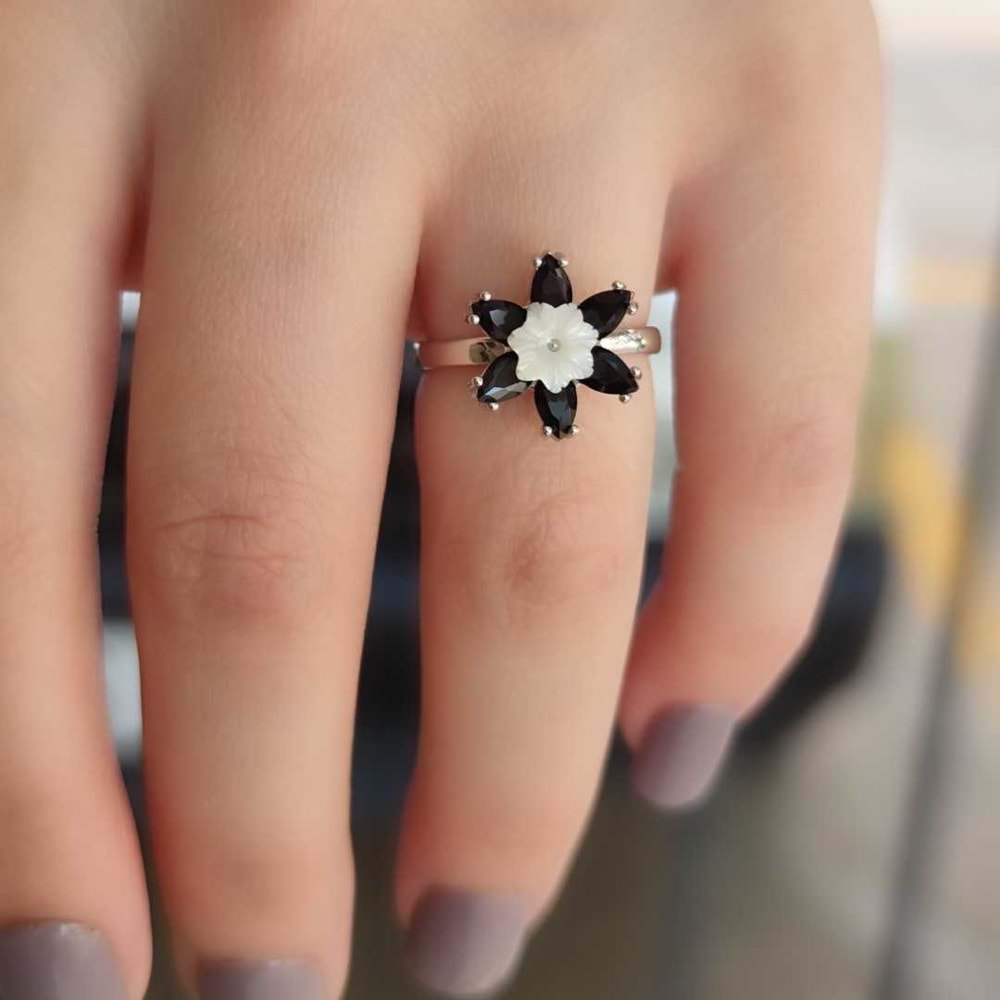 SEDEF DETAYLI SİYAH ZİRKON TAŞ LOTUS GÜMÜŞ YÜZÜK - ROSE BAKIR