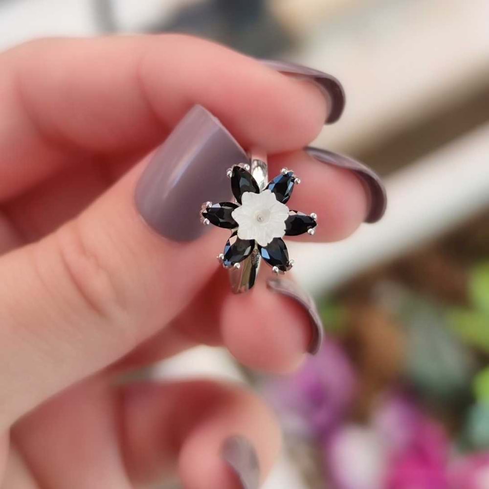 SEDEF DETAYLI SİYAH ZİRKON TAŞ LOTUS GÜMÜŞ YÜZÜK - ROSE BAKIR