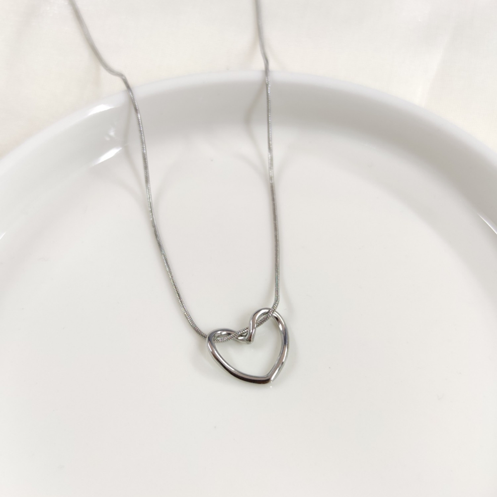 KALP ÇELİK KOLYE - BEYAZ