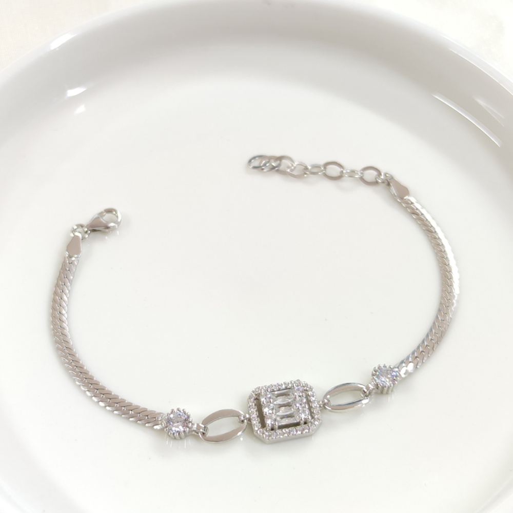 YILAN YASSI ZİNCİRLİ BAGET GÜMÜŞ BİLEKLİK - RODYUM BEYAZ