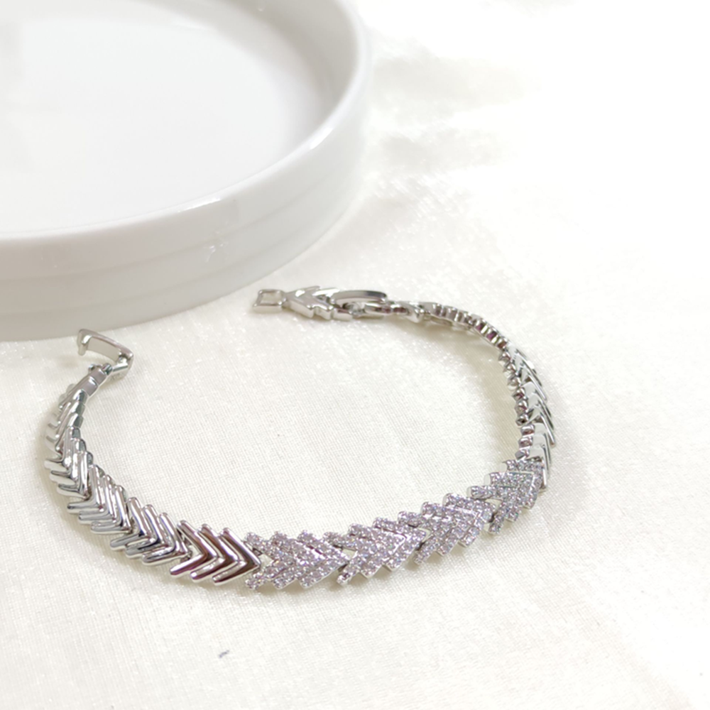 XUPING TAŞLI 7 MM BALIK SIRTI BİLEKLİK BEYAZ 17+3 CM