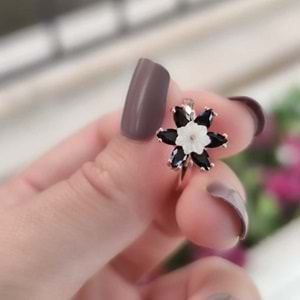 SEDEF DETAYLI SİYAH ZİRKON TAŞ LOTUS GÜMÜŞ YÜZÜK - ROSE BAKIR