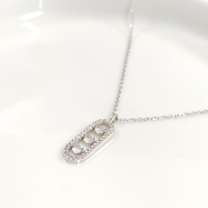 ÜÇ TAŞ GÜMÜŞ KOLYE - RODYUM BEYAZ