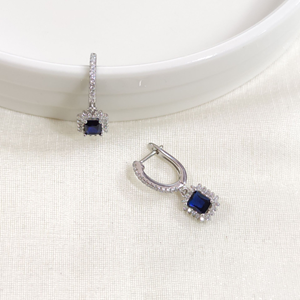 İTHAL SAFİR ZİRKON TAŞLI BAGET GÜMÜŞ HALKA KÜPE