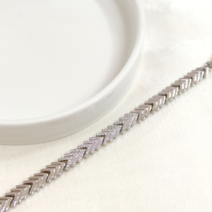 XUPING TAŞLI 7 MM BALIK SIRTI BİLEKLİK BEYAZ 17+3 CM