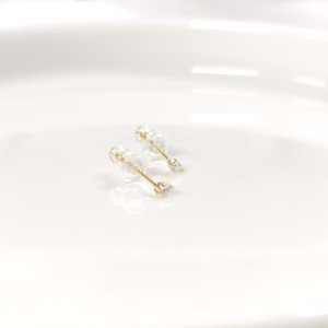 İTHAL 2 MM TEK TAŞ GÜMÜŞ ÇİVİ KÜPE