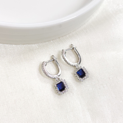 İTHAL SAFİR ZİRKON TAŞLI BAGET GÜMÜŞ HALKA KÜPE