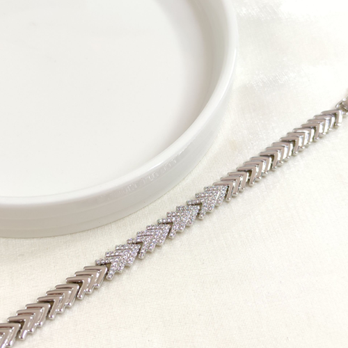 XUPING TAŞLI 7 MM BALIK SIRTI BİLEKLİK BEYAZ 17+3 CM