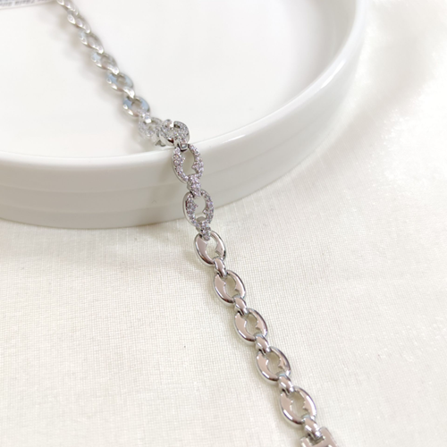 XUPING TAŞ DETAYLI OVAL BİLEKLİK BEYAZ 17+2 CM