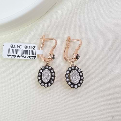 ELMAS MONTÜRLÜ 14 MM OVAL BAGET GÜMÜŞ KÜPE