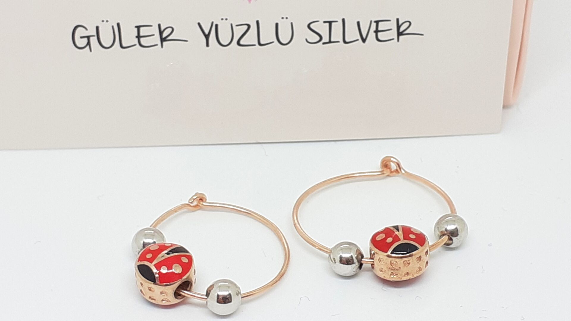 20 MM UĞUR BÖCEKLİ DORİCA HALKA GÜMÜŞ KÜPE