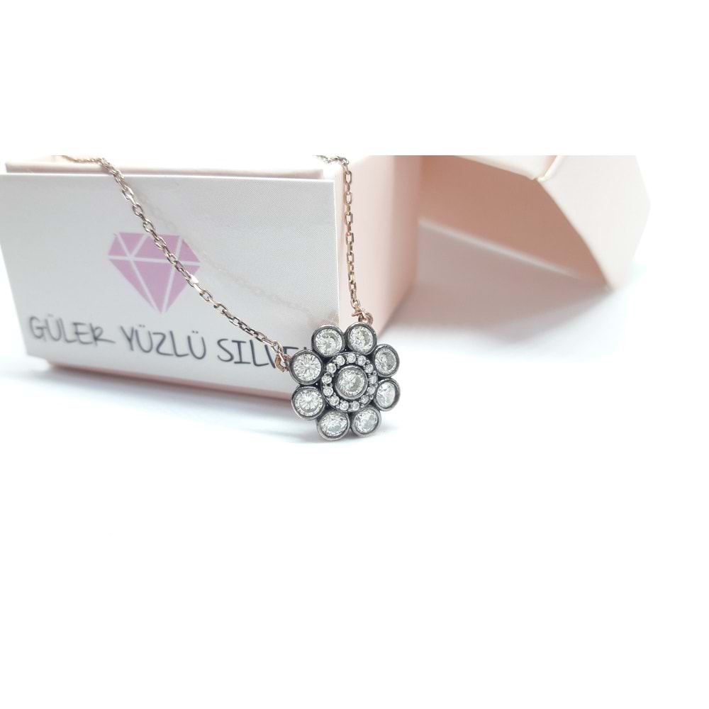 ELMAS MONTURLU ÇİÇEK GÜMÜŞ KOLYE