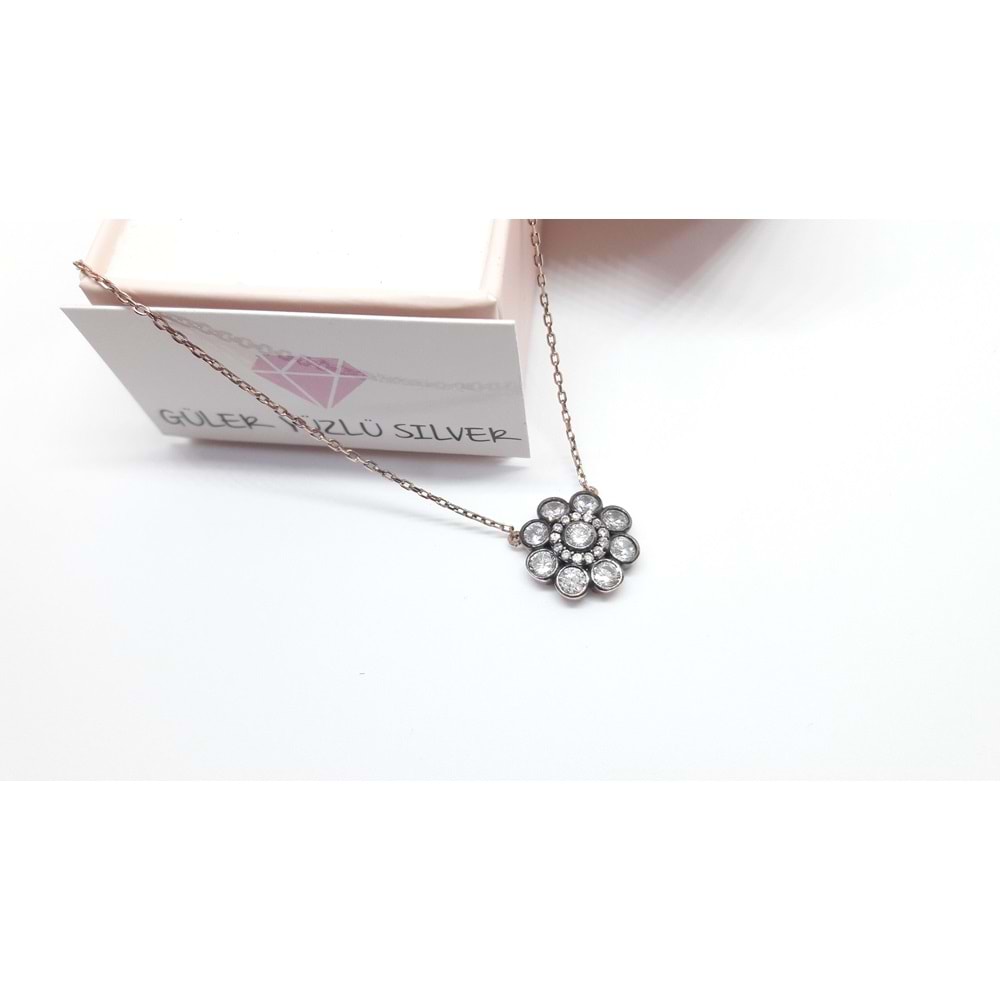 ELMAS MONTURLU ÇİÇEK GÜMÜŞ KOLYE