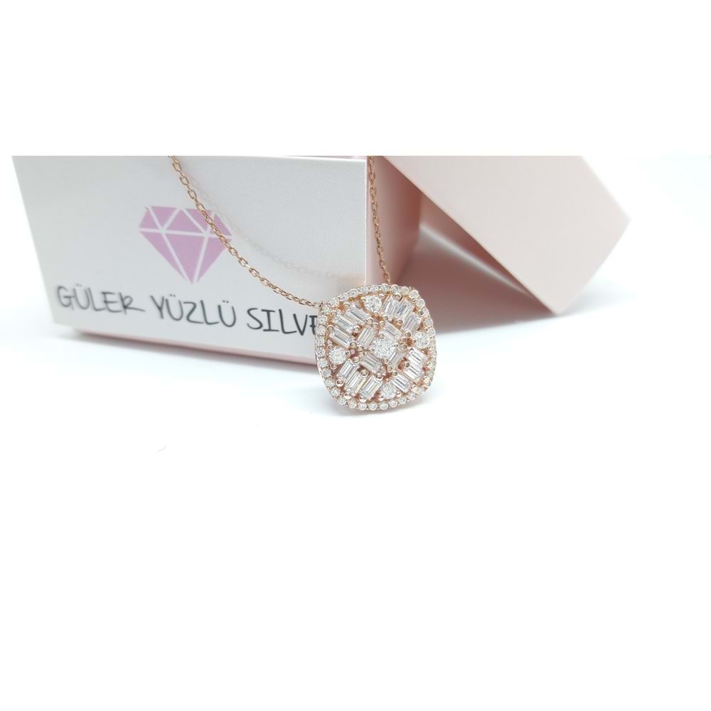 BAGET TAŞLI KARE GÜMÜŞ KOLYE