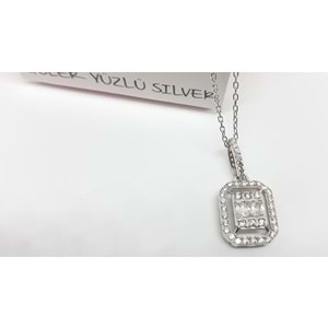 BAGET TAŞLI PIRLANTA MONTÜR GÜMÜŞ KOLYE