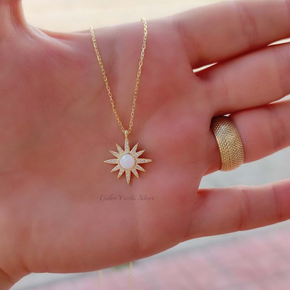 BEYAZ OPAL TAŞLI GÜNEŞ GÜMÜŞ KOLYE - ALTIN KAPLAMA (SARI)