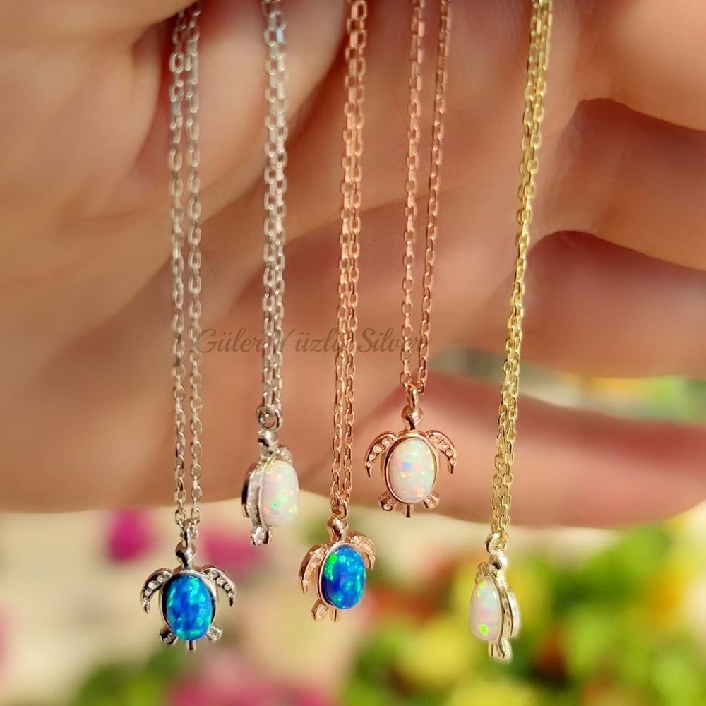 BEYAZ OPAL MİNİ KAPLUMBAĞA GÜMÜŞ KOLYE - ALTIN KAPLAMA (SARI)