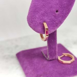 KIRMIZI TAŞLI KÖŞELİ HALKA GÜMÜŞ KÜPE