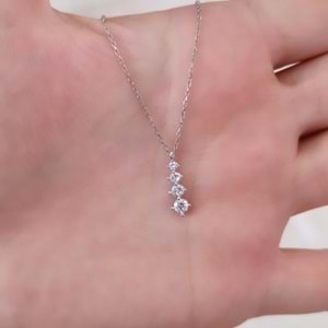 DÖRT TAŞ SU YOLU GÜMÜŞ KOLYE - RODYUM BEYAZ