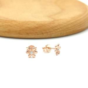 TAŞLI PAPATYA GÜMÜŞ KÜPE