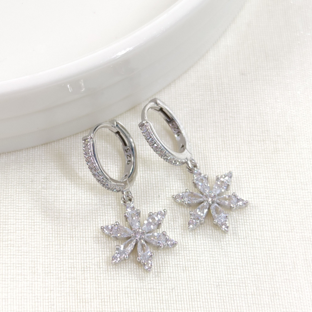 ZİRKON TAŞLI LOTUS HALKA GÜMÜŞ KÜPE - RODYUM BEYAZ