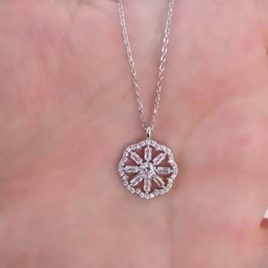 BAGET DETAY PAPATYA ÇİÇEK GÜMÜŞ KOLYE