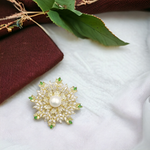 ZİRKON TAŞLI İNCİLİ ÇİÇEK KAR TANESİ BROŞ GOLD