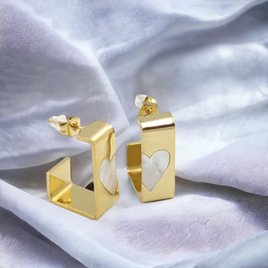 ÇELİK BEYAZ KALP DETAY U HALKA KÜPE