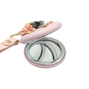 KAPAKLI AYNA LOVE KELEBEK ANAHTARLIK