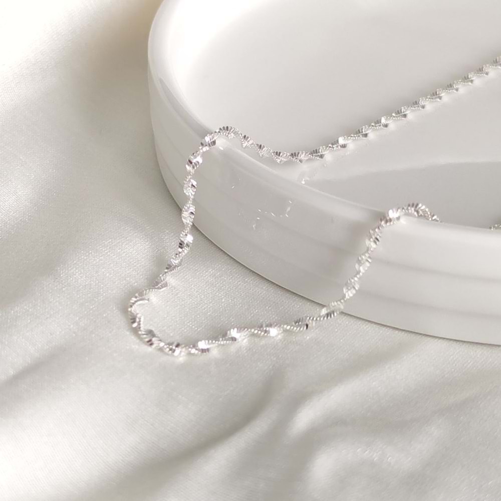 İTHAL PARLAK 2, MM 56 CM BURGU HALAT GÜMÜŞ ZİNCİR KOLYE