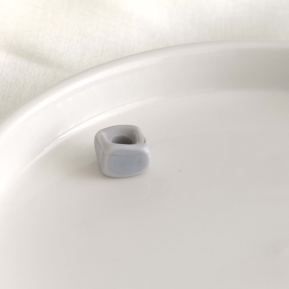 RENKLİ MURANO KARE CAM BONCUK 1 ADET - GRİ