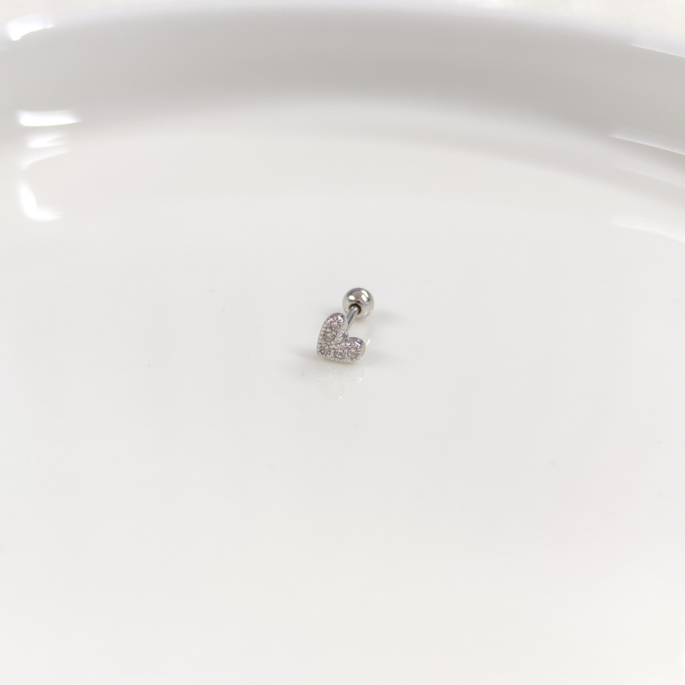 TAŞLI KALP GÜMÜŞ TRAGUS PIERCING - RODYUM BEYAZ