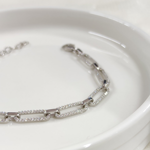 TAŞLI ATAÇ GÜMÜŞ BİLEKLİK 18 CM + 3 CM - RODYUM BEYAZ