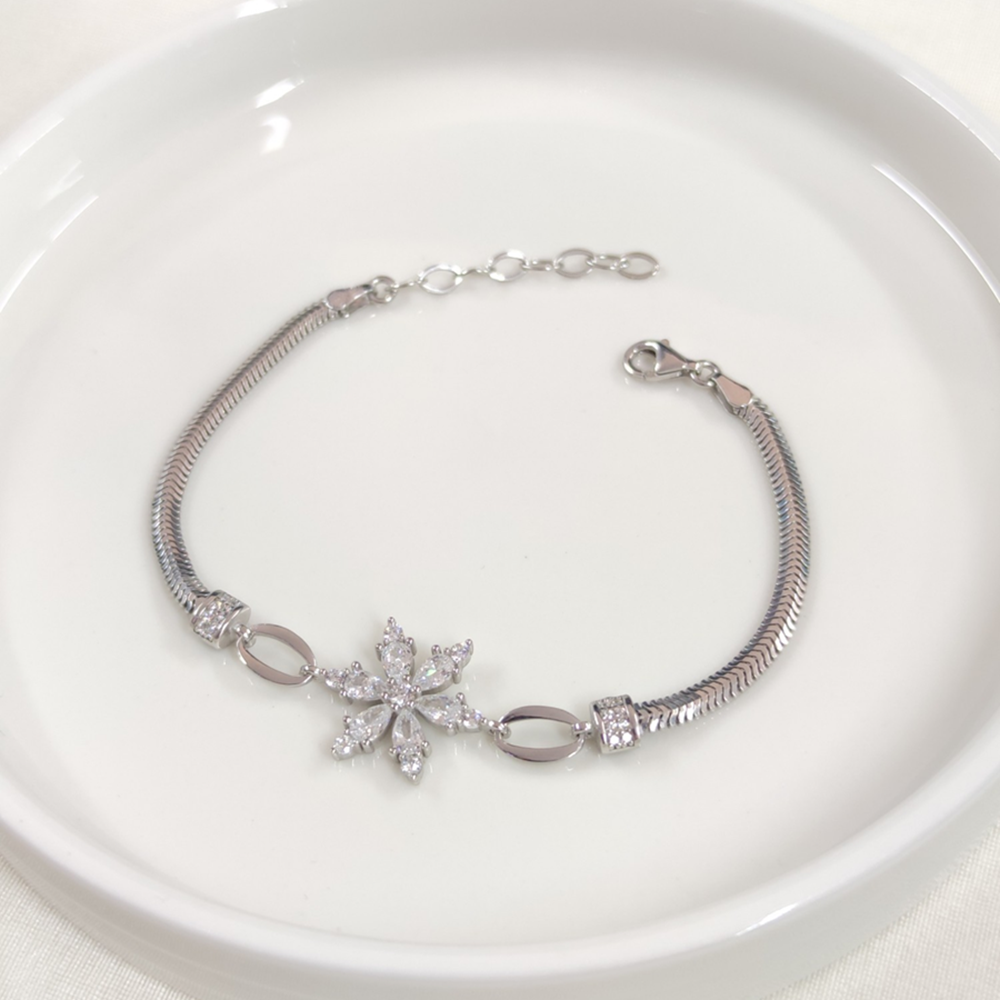 YASSI ZİNCİR LOTUS GÜMÜŞ BİLEKLİK 17 + 3 CM - RODYUM BEYAZ