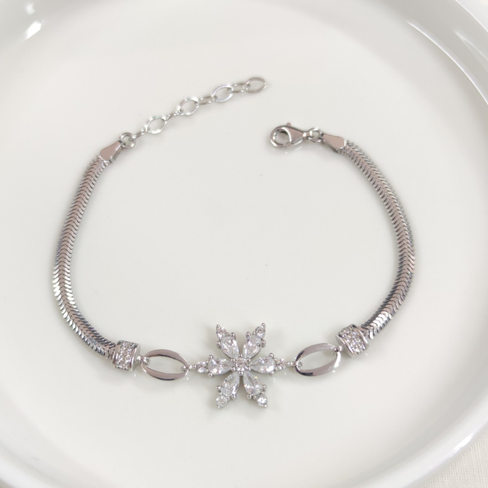 YASSI ZİNCİR LOTUS GÜMÜŞ BİLEKLİK 17 + 3 CM - RODYUM BEYAZ