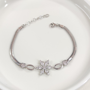 YASSI ZİNCİR LOTUS GÜMÜŞ BİLEKLİK 17 + 3 CM - RODYUM BEYAZ