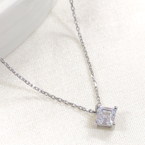 6 MM KARE TEK TAŞ GÜMÜŞ KOLYE - RODYUM BEYAZ