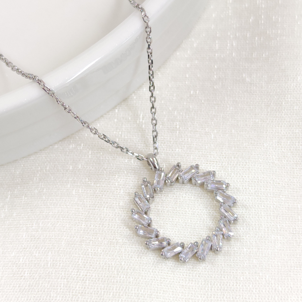 BAGET TAŞLI ÇEMBER GÜMÜŞ KOLYE - RODYUM BEYAZ