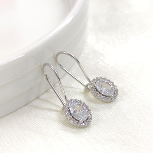 SALLANTILI OVAL HALKA GÜMÜŞ KÜPE - RODYUM BEYAZ