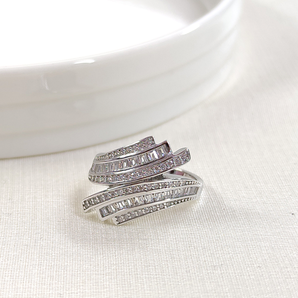 İTHAL BAGET TAŞ DETAYLI ÇAPRAZ GÜMÜŞ YÜZÜK