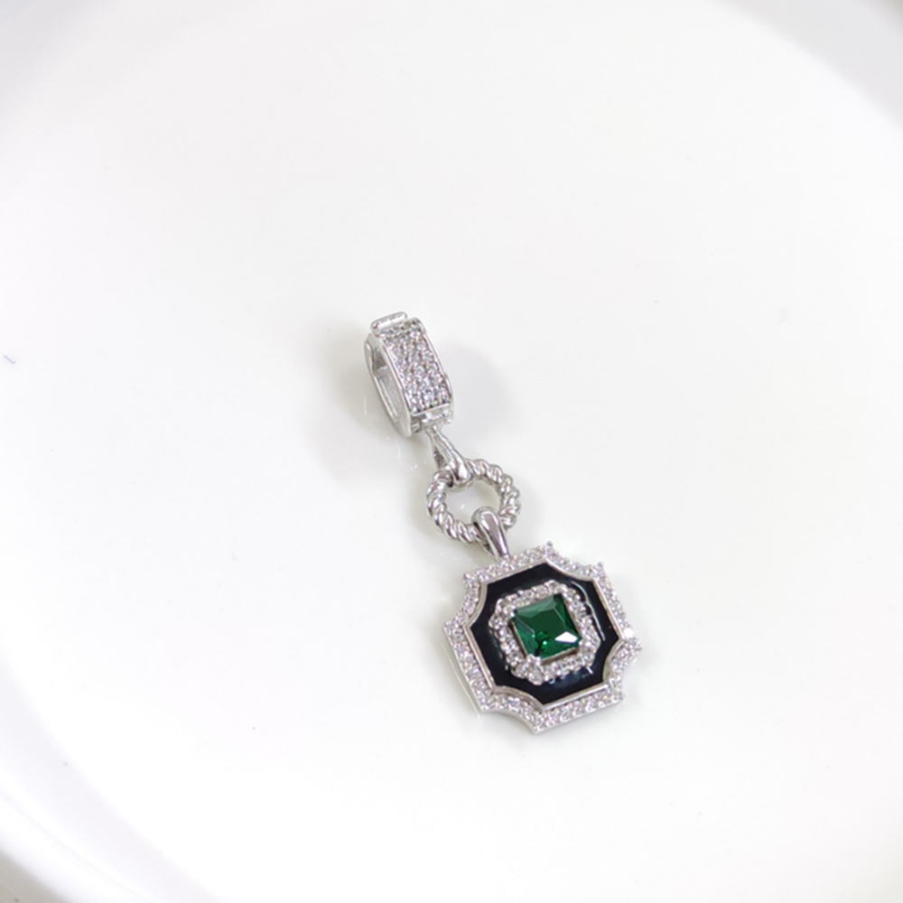 YEŞİL TAŞLI KARE GÜMÜŞ KOLYE UCU