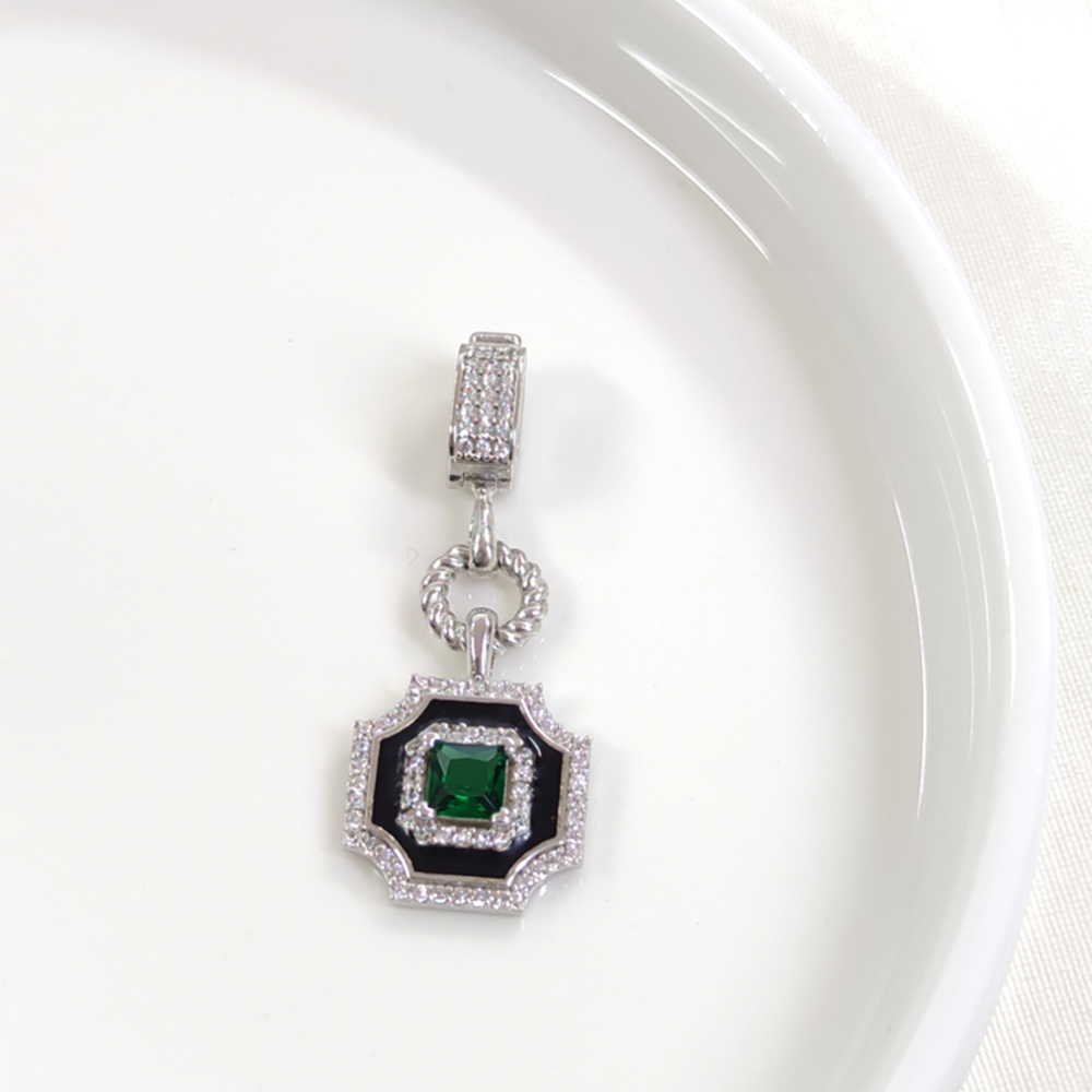 YEŞİL TAŞLI KARE GÜMÜŞ KOLYE UCU