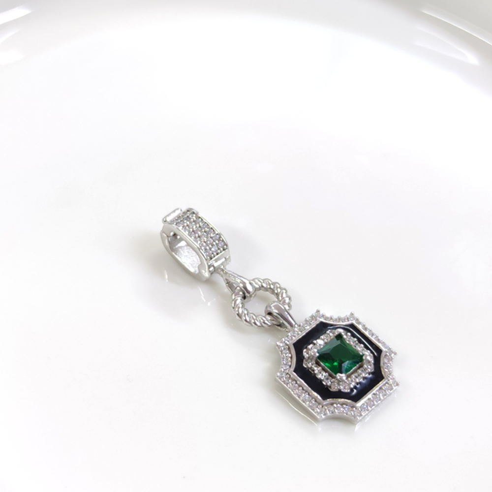 YEŞİL TAŞLI KARE GÜMÜŞ KOLYE UCU