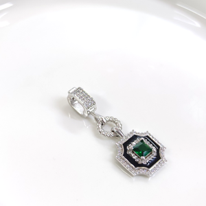 YEŞİL TAŞLI KARE GÜMÜŞ KOLYE UCU