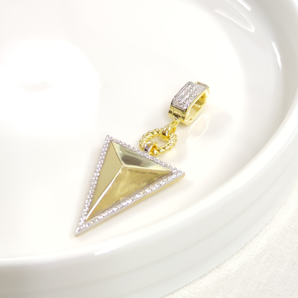 ÜÇGEN GÜMÜŞ KOLYE UCU 40MM