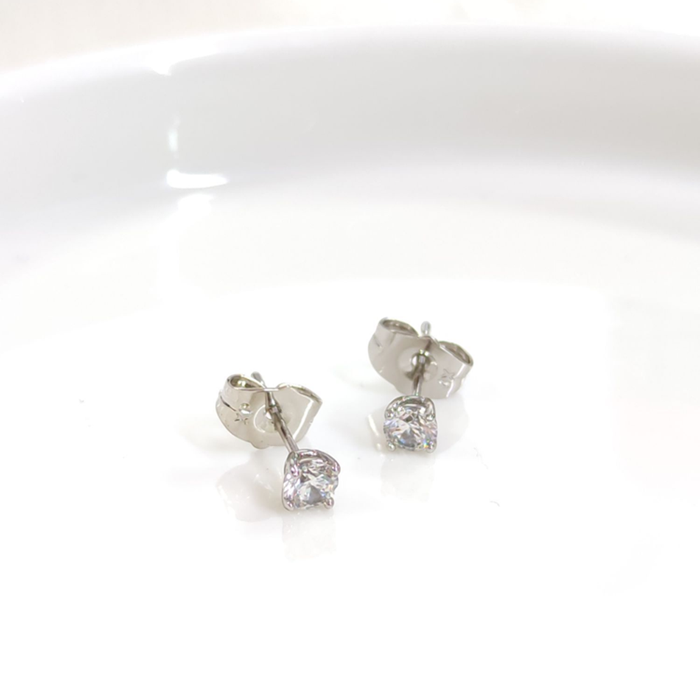 XUPING 4 MM TEK TAŞ ÇİVİ KÜPE - BEYAZ