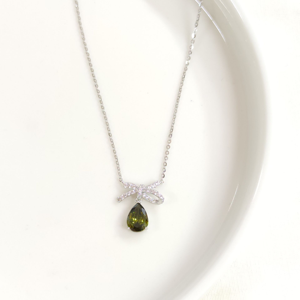 İTHAL 15 MM YEŞİL TAŞLI DAMLA GÜMÜŞ KOLYE