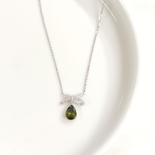 İTHAL 15 MM YEŞİL TAŞLI DAMLA GÜMÜŞ KOLYE