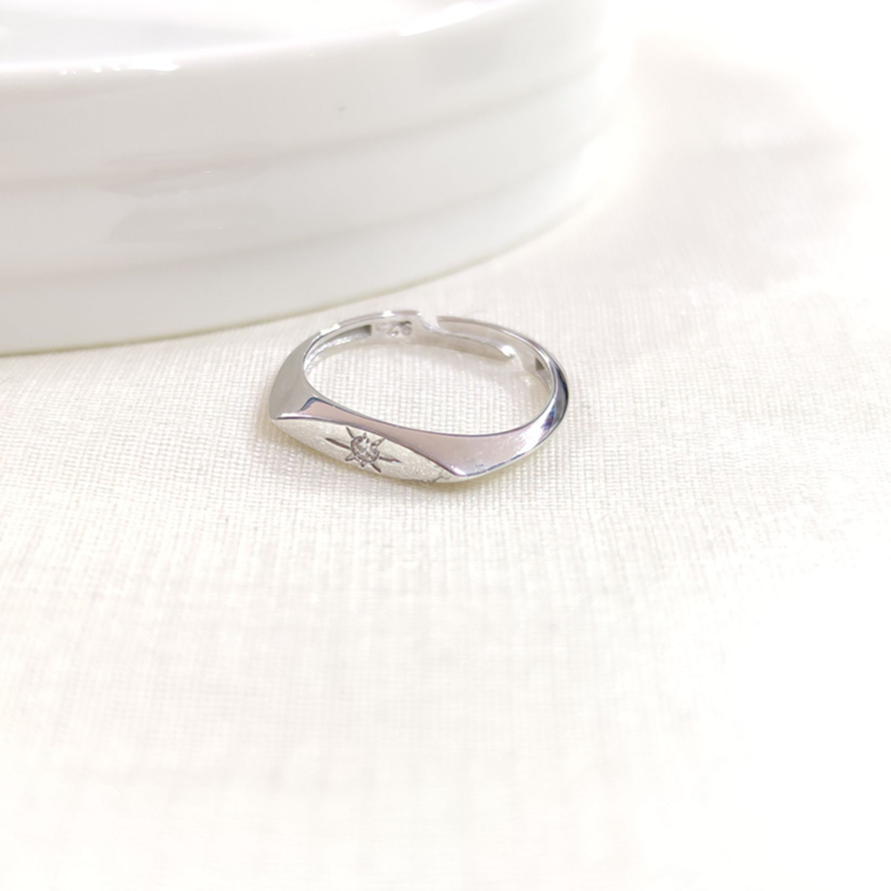 YILDIZ DETAYLI AYARLANABİLİR GÜMÜŞ YÜZÜK - RODYUM BEYAZ